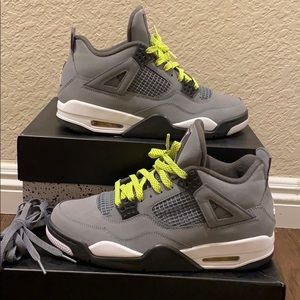 EUC AIR JORDAN 4 RETRO size 9 COOL GREY IV